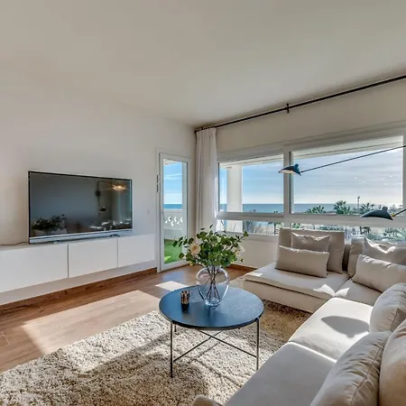 Apartment Vacation I 1 Puerto Banus Sea Front Rental, Renovated Marbella