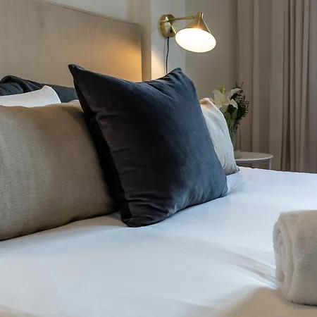Vacation I 1 Puerto Banus Sea Front Rental, Renovated Apartment *