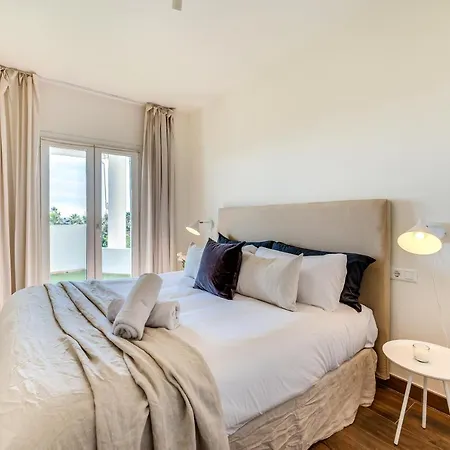 Vacation I 1 Puerto Banus Sea Front Rental, Renovated Marbella