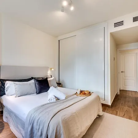 Vacation I 1 Puerto Banus Sea Front Rental, Renovated