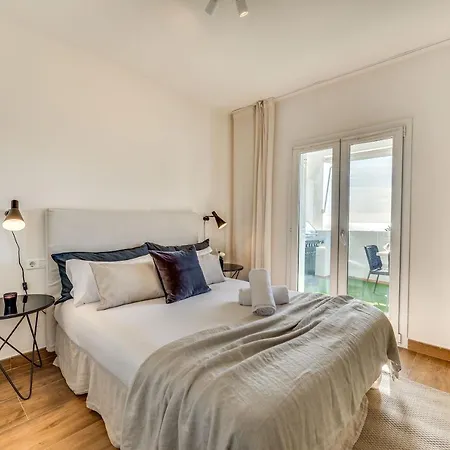 Vacation I 1 Puerto Banus Sea Front Rental, Renovated Apartment