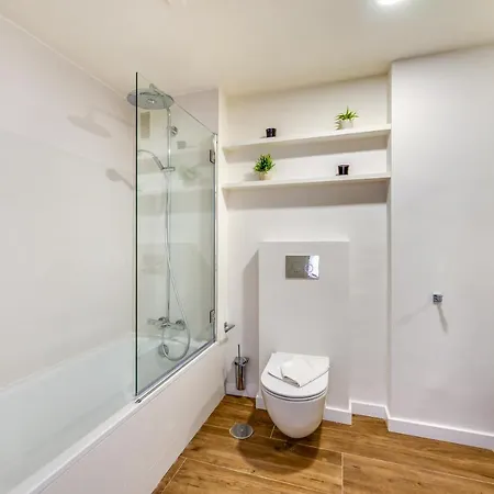 Apartment Vacation I 1 Puerto Banus Sea Front Rental, Renovated